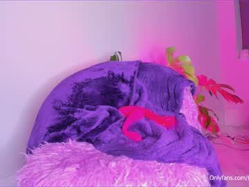 webcam girl luna_luuvz live cam image #4887491