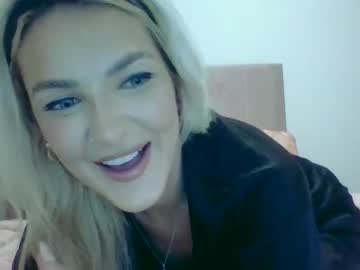 webcam girl julietrosexo live cam image #10548652