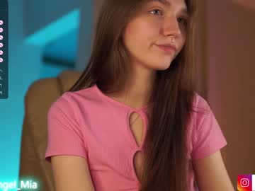webcam girl angels_kiss live cam image #7420304