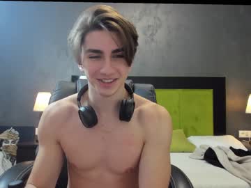webcam man dylansalvatore live cam image #4831055