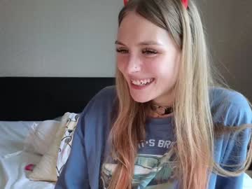 webcam couple ellie_mcqueen live cam image #9998499