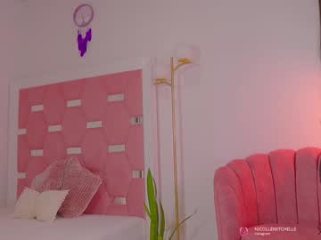 webcam girl nicolle_mitchelle live cam image #10937994