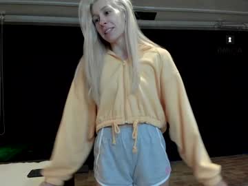 webcam girl meggieshy live cam image #4525330