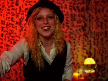 webcam girl crimsonxrapture live cam image #271753