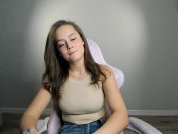 webcam girl brittcubitt live cam image #8586381