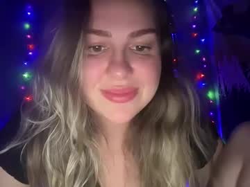 webcam girl skylarpeachy live cam image #11906705