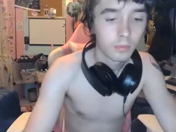webcam man jordangetsruined live cam image #6000647