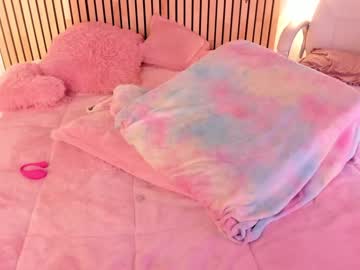 webcam girl little_effy18 live cam image #6066862