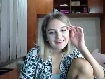 webcam girl melena_shy live cam image #251671