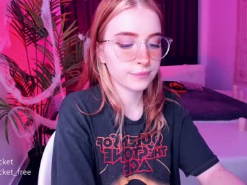 webcam girl pocketrocket_ live cam image #584151