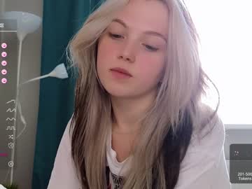 webcam girl small_blondee live cam image #7358929