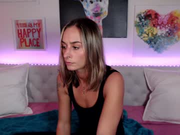 webcam girl holihurricane live cam image #12075436