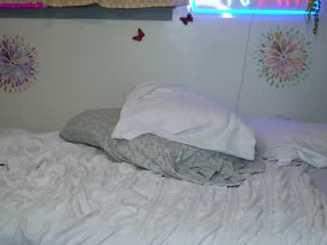 webcam girl 19honeysuckle live cam image #3011127