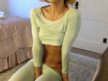 webcam girl littlegreekflower live cam image #8634212