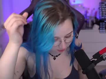 webcam girl blue_mooncat live cam image #11855825