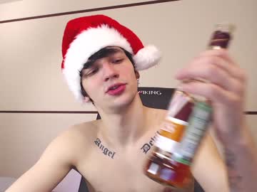 webcam man teddy_mode live cam image #1087265