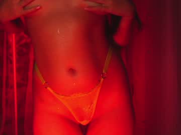 webcam girl helenmoors live cam image #7428483