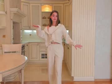 webcam girl harrieteasley live cam image #10699371
