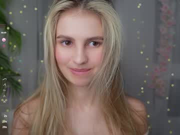 webcam girl fluffy_angel live cam image #10831432