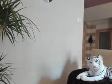 webcam girl sofiaandwonderland live cam image #3778511
