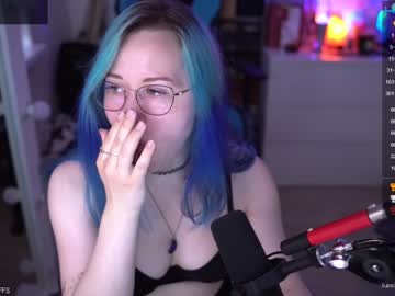 webcam girl blue_mooncat live cam image #6316442