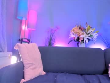 webcam girl littlee33 live cam image #6789452