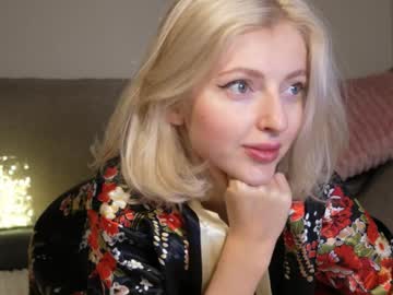 webcam girl yournaughtymiss live cam image #11074131