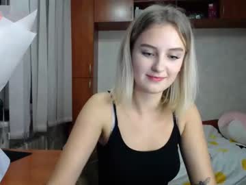 webcam girl melena_shy live cam image #262478