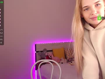 webcam girl princess_lolli live cam image #4412427