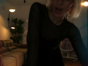 webcam girl artmosphera live cam image #10870604