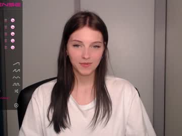 webcam girl lilliasweety live cam image #2479518