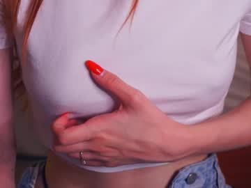 webcam girl cuty_bb_fire live cam image #10238413
