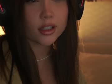 webcam girl bitter_moon live cam image #12085556