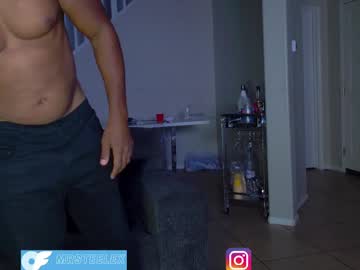 webcam man 10inch_gymjunky live cam image #11066572