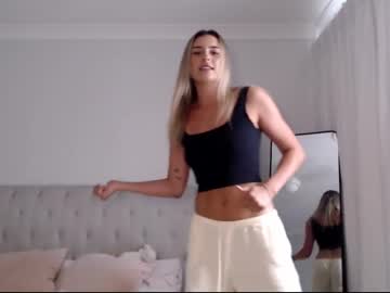 webcam girl parisbabyxox live cam image #10605210