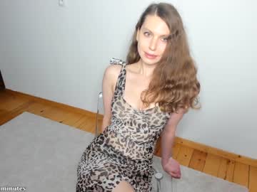 webcam girl giveyouelevenminutes live cam image #7898016
