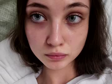 webcam girl lauratanguy live cam image #11517050