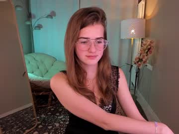 webcam girl zlata_luna live cam image #557610
