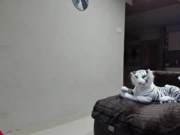webcam girl sofiaandwonderland live cam image #1496351