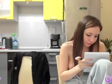 webcam girl 1i1ypa1mer live cam image #8305166