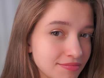 webcam girl little_poetry live cam image #12314029