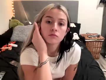 webcam girl charlybarbie live cam image #7940632