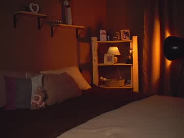 webcam girl cuteelsa_ live cam image #7780282
