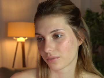 webcam girl refined_style live cam image #10891649