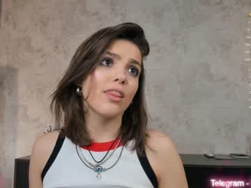 webcam couple emiliacourtney live cam image #7586517