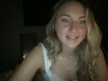 webcam girl kyleighhh live cam image #1048785