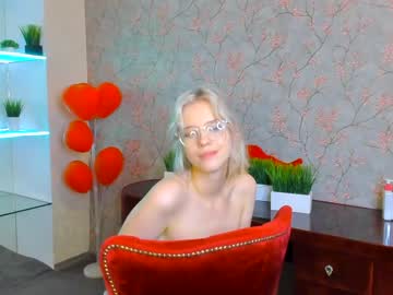 webcam girl joyce_coy live cam image #5090764