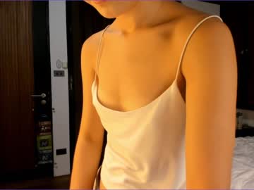 webcam girl akino_17 live cam image #2296970