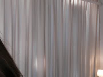 webcam girl peek_in_my_window live cam image #9304225