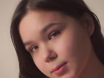 webcam girl helenmoors live cam image #5283158